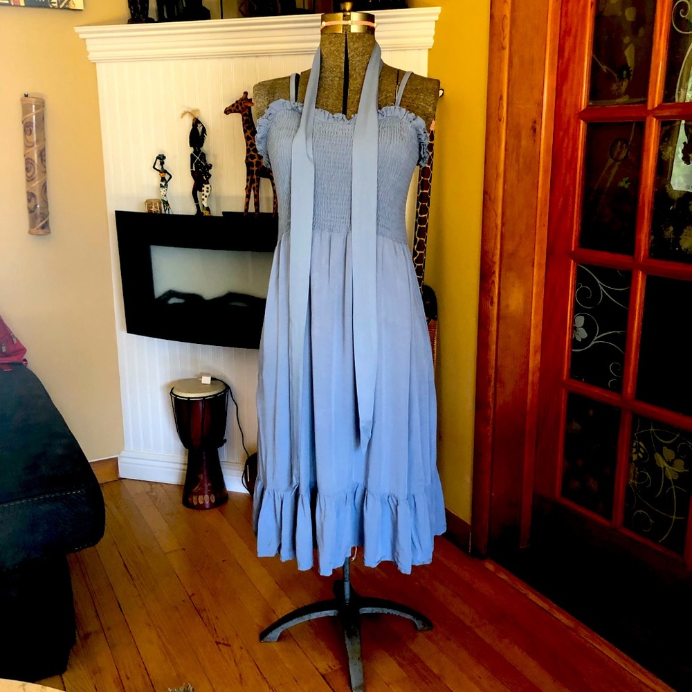 NWOT Light blue sundress with pockets SZ L